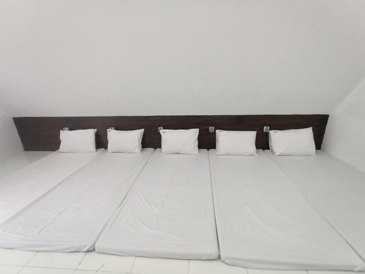 Seger Nusantara Albergue Kalisat Exterior foto